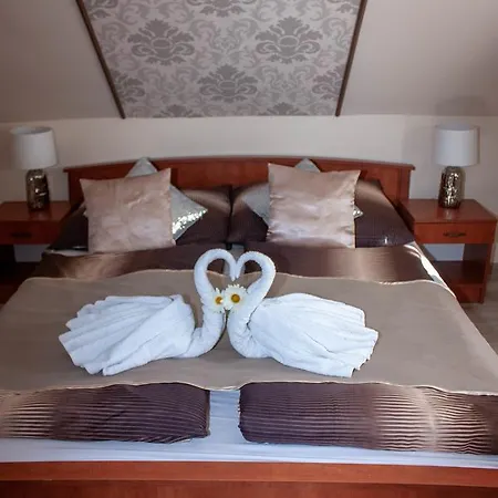 Leanyka Vendeghaz Гостевой дом 4*