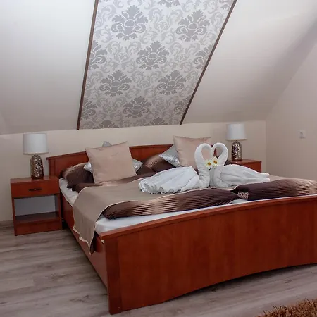 Leanyka Vendeghaz Гостевой дом 4*